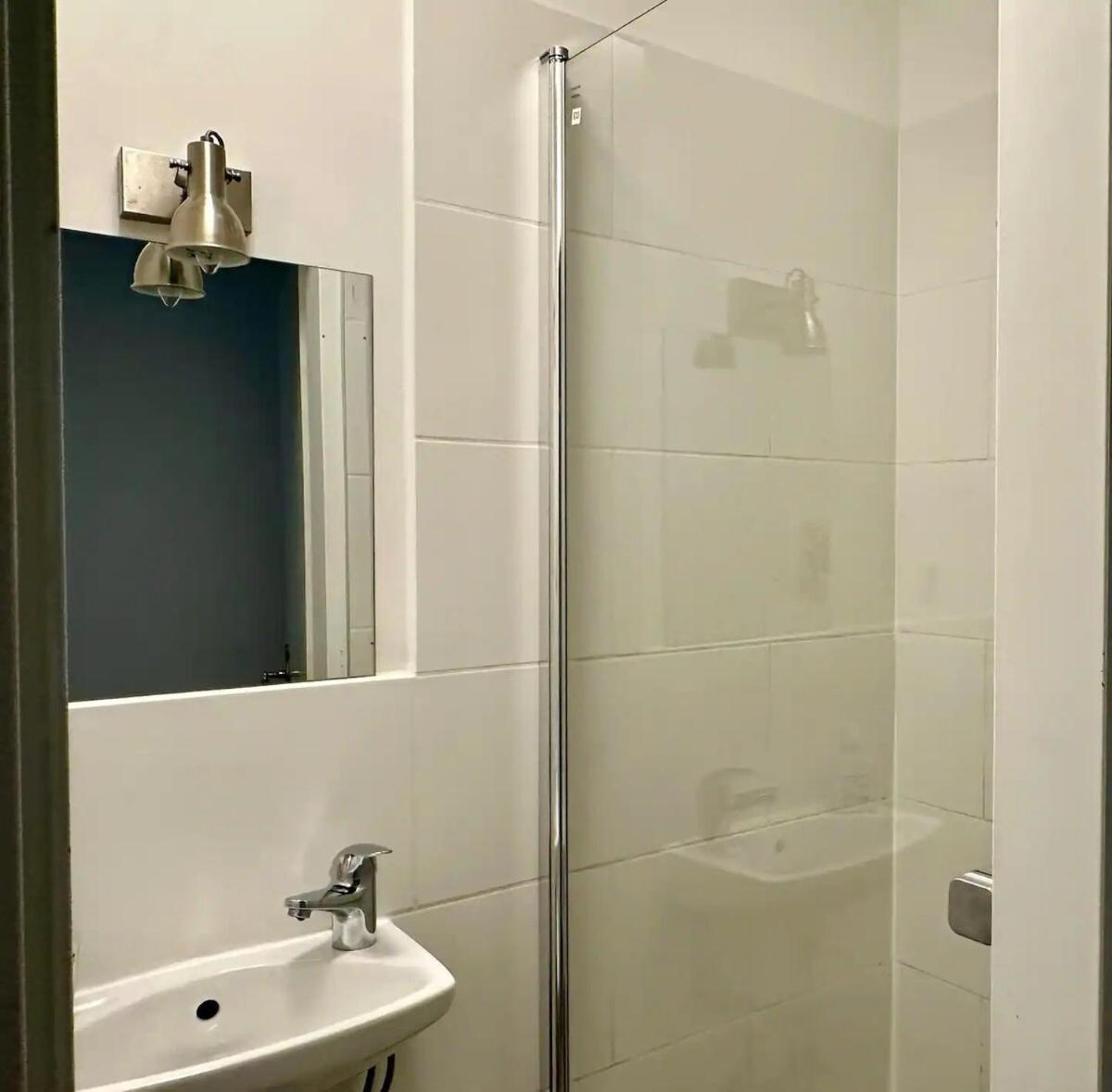Appartamento Perfect Location, 2 Min To Main Station Vienna Esterno foto