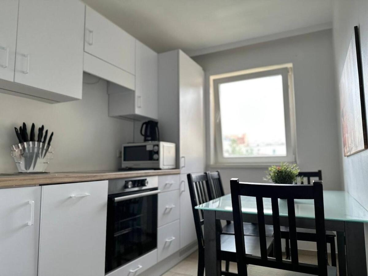 Appartamento Perfect Location, 2 Min To Main Station Vienna Esterno foto